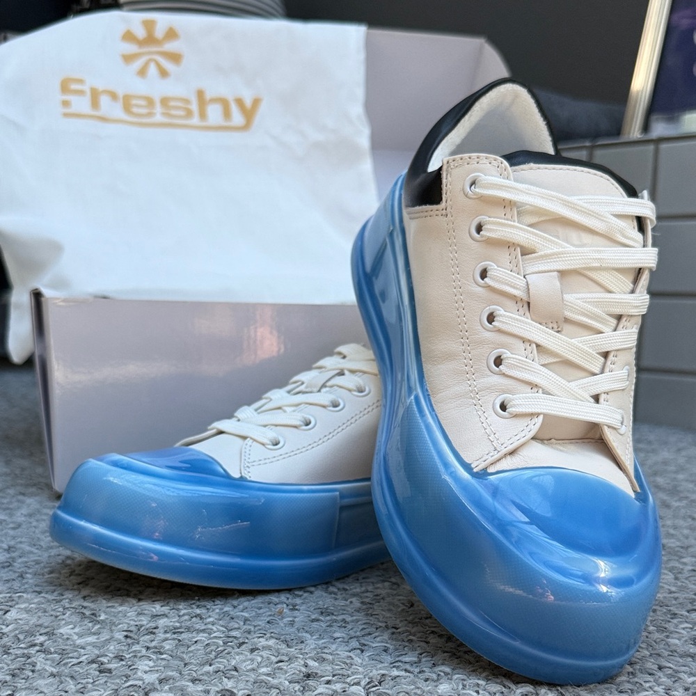 Freshy White and Blue Sneakers size 8